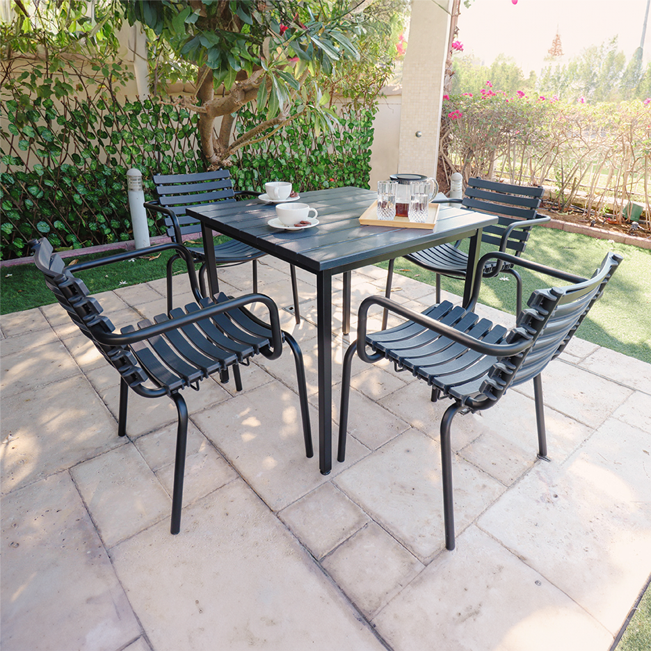 Smart Wood 4-seater Premium Outdoor Dining Set